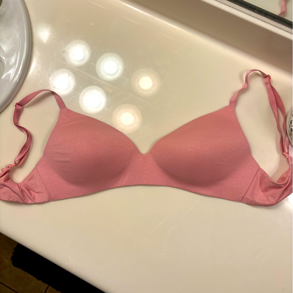 Victoria’s Secret 36D wireless baby pink bra